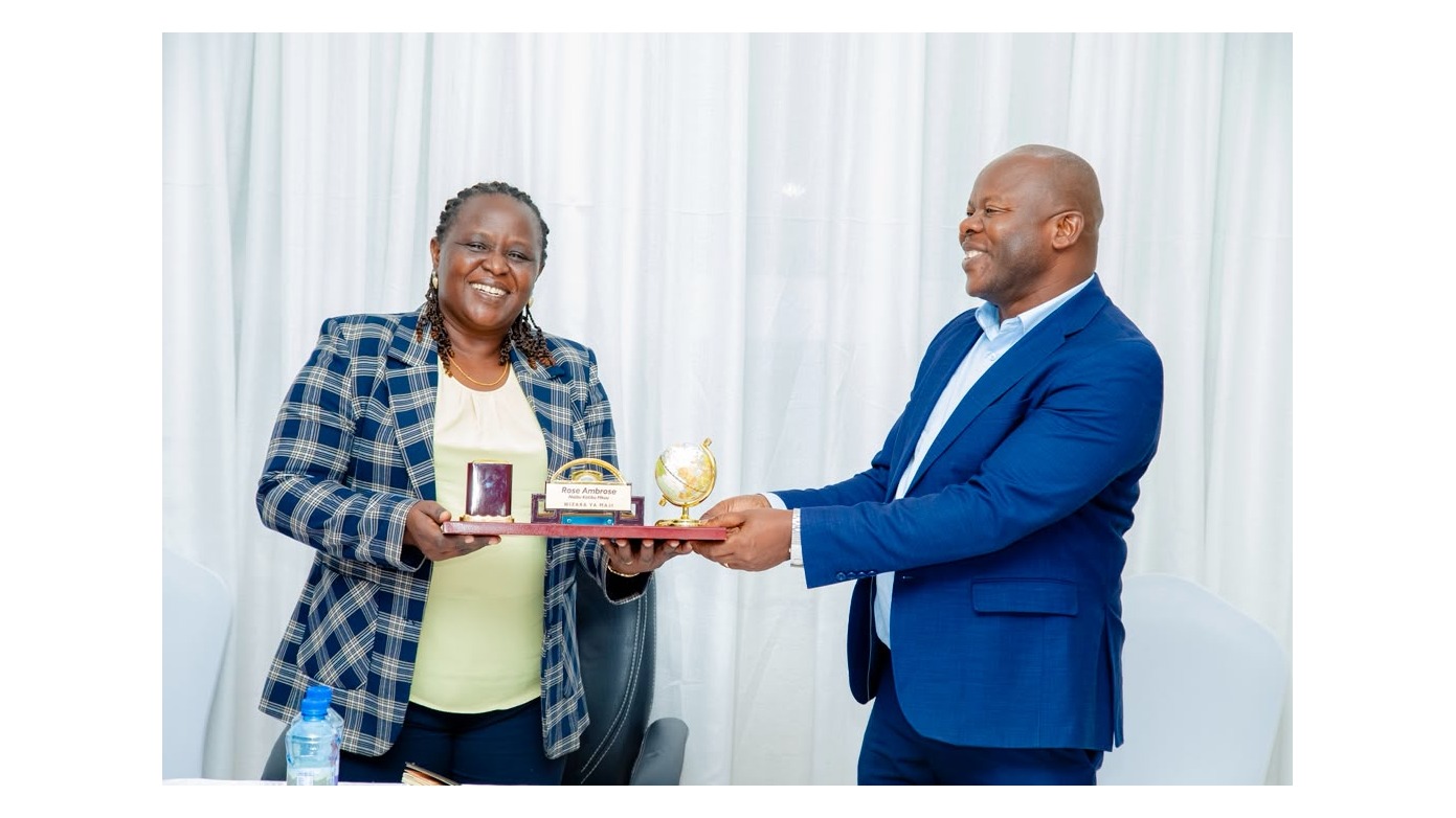 NAIBU KATIBU MKUU MAJI AHITIMISHA ZIARA DAWASA, ASISITIZA UWAJIBIKAJI KWA HUDUMA ENDELEVU