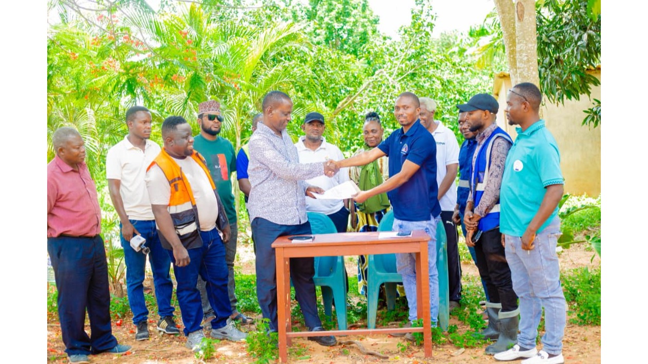 DAWASA YAKABIDHI ENEO LA UJENZI WA TENKI MSUMI