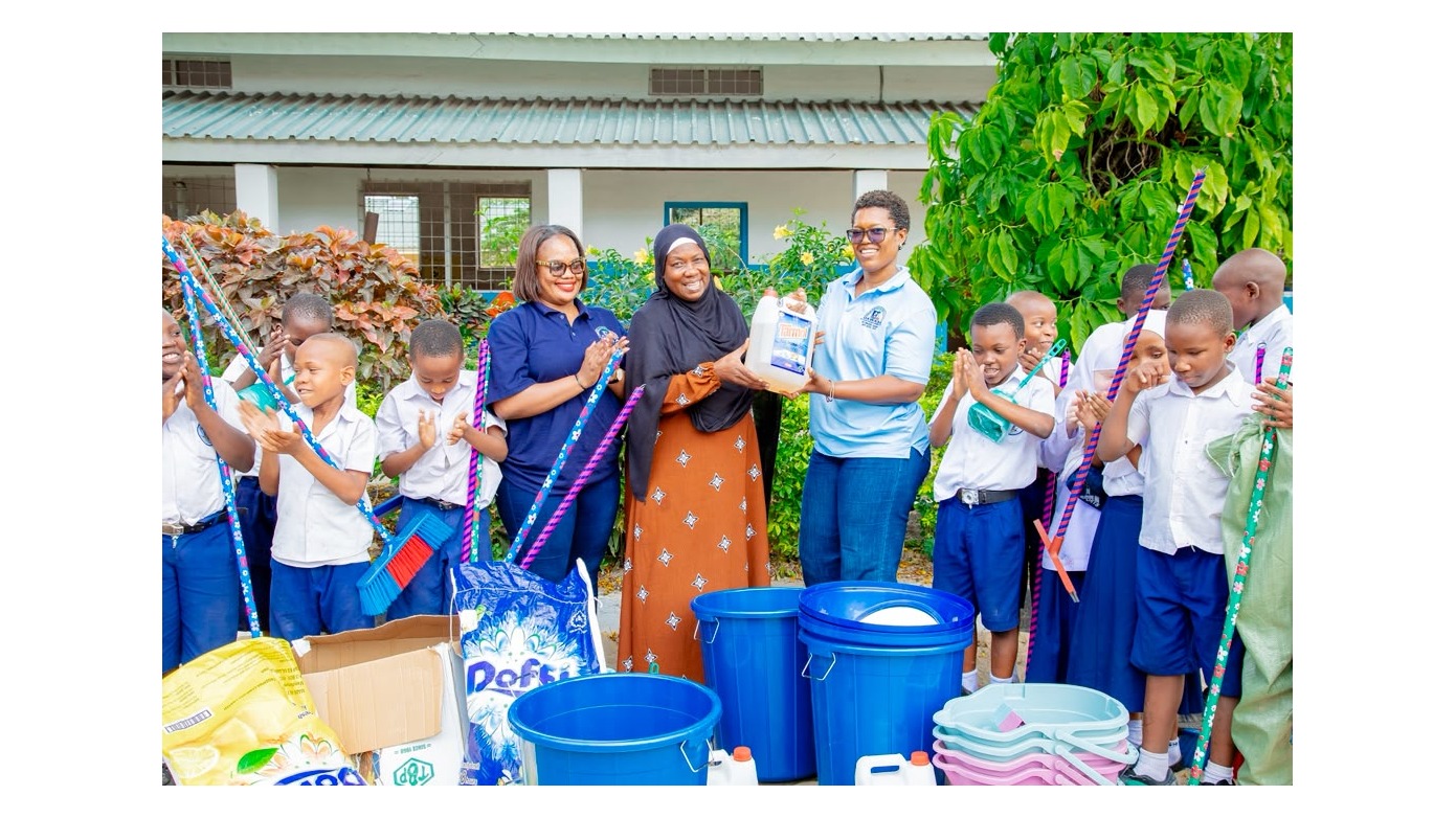 DAWASA YAIMARISHA USAFI SHULE YA UHURU MCHANGANYIKO