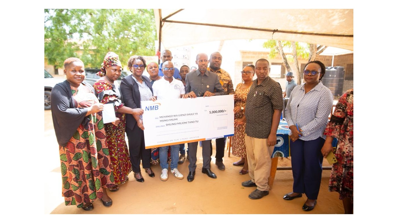 WAZIRI AWESO ATEKELEZA AHADI, DC MSANDO AMPONGEZA